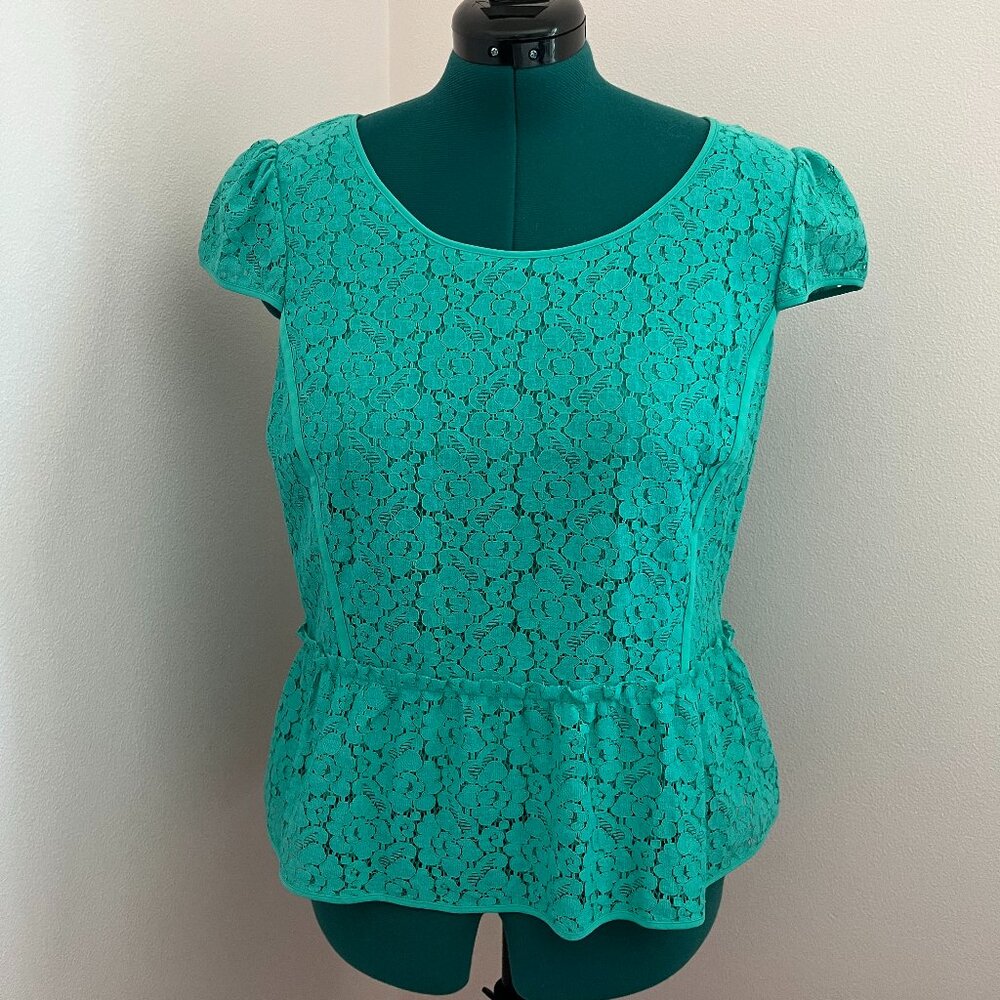 NWT Ann Taylor Jade Green Lace Cap Sleeve Peplum Top